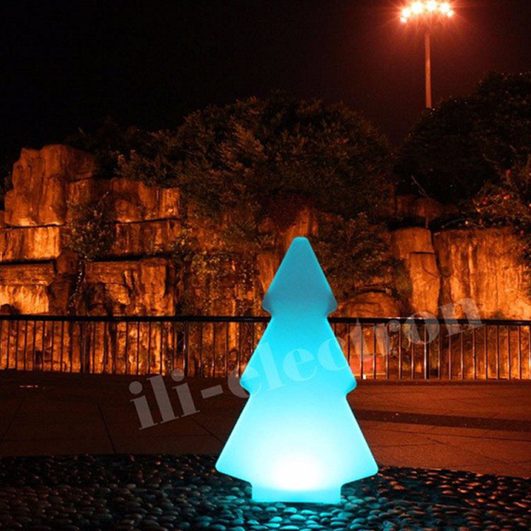 пластиковая рождественская елка